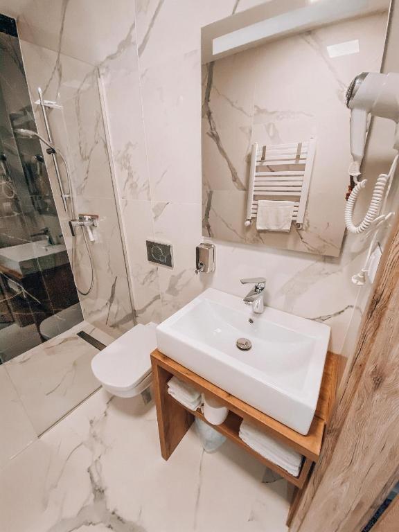 La Park Aparthotel Kudowa-Zdrój Exteriör bild