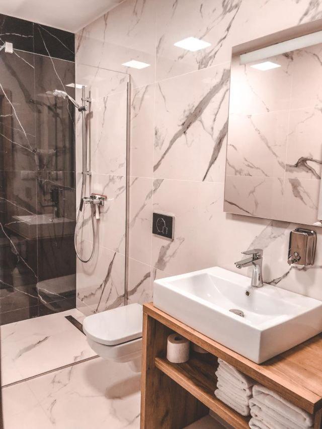 La Park Aparthotel Kudowa-Zdrój Exteriör bild